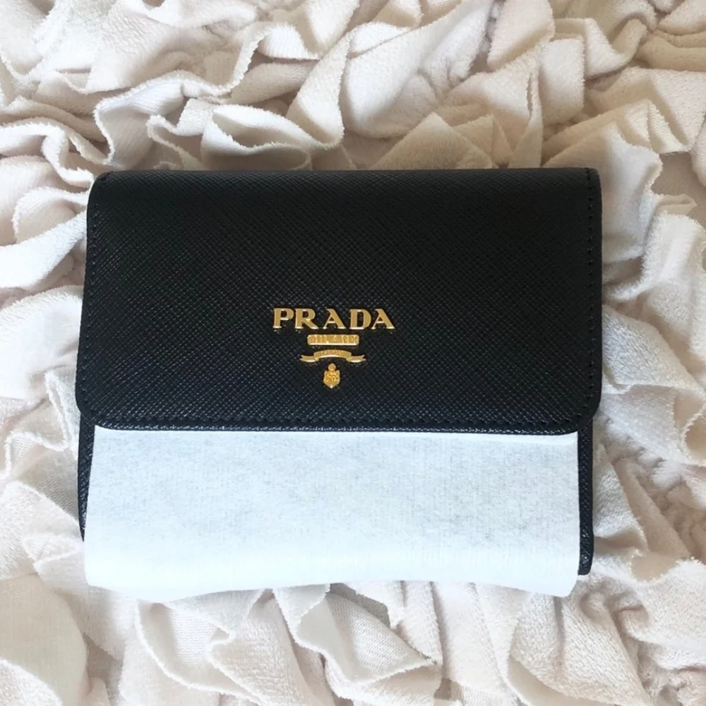 Prada Black Wallet - Picture 2 of 11